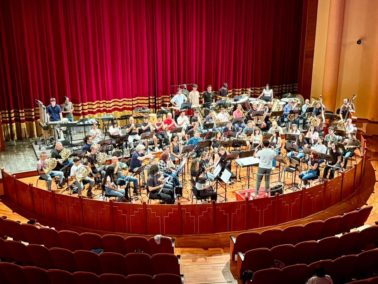 Sassari, sessanta musicisti per “Nuraxi”: il Canepa accende il Teatro Comunale