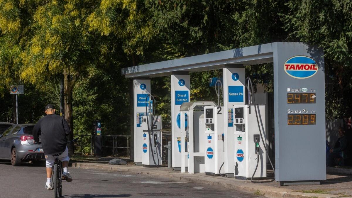 Caro carburanti, un altro gruppo annuncia misure per il contenimento dei prezzi