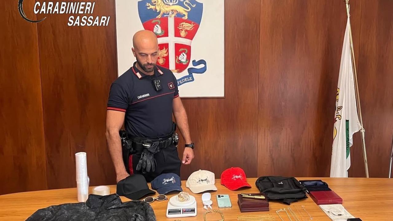 Sassari, truffe del finto maresciallo: recuperato il bottino di gioielli