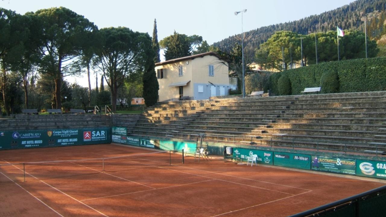 Il campo centrale del Tc Prato (foto archivio)