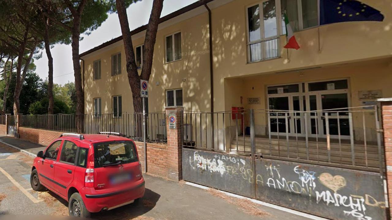 La scuola media Pazzini (foto d'archivio)