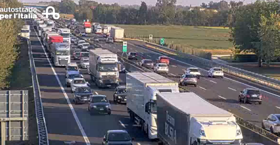 Incidente in autostrada A1 tra Reggio Emilia e Parma: 6 km di coda