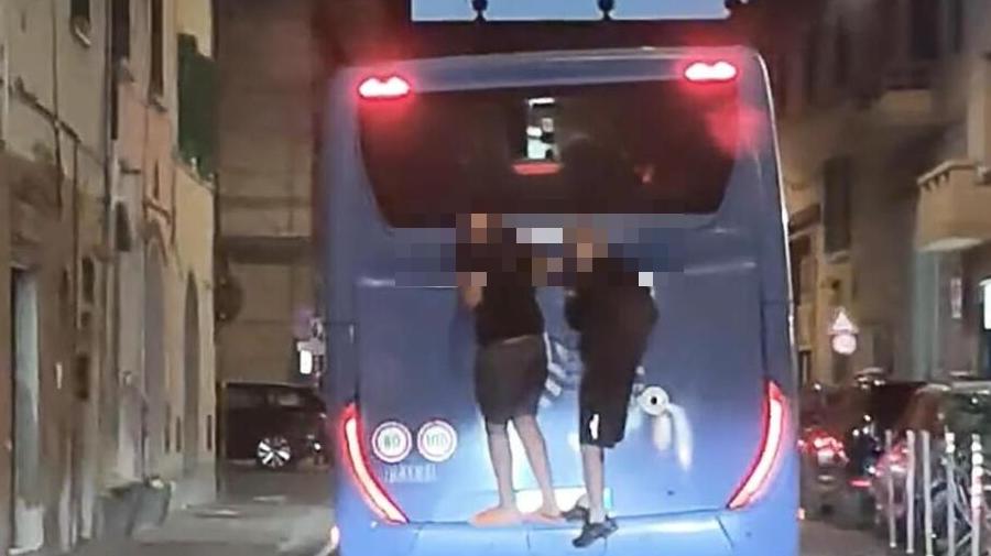 Un frame del video social