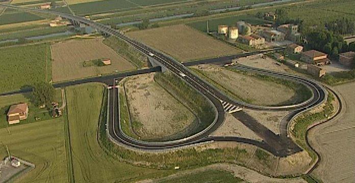 Autostrada Cispadana, altri ritardi: la concessione dell’A22 slitta ancora
