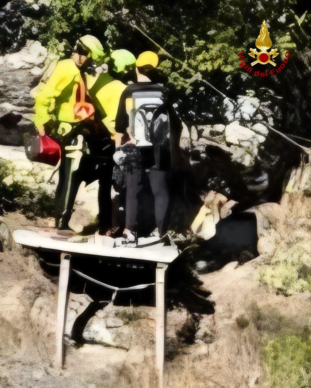 Escursionista bloccato sulla zip line alle Balze di Malpasso: recuperato con l’elicottero dei Vigili del fuoco