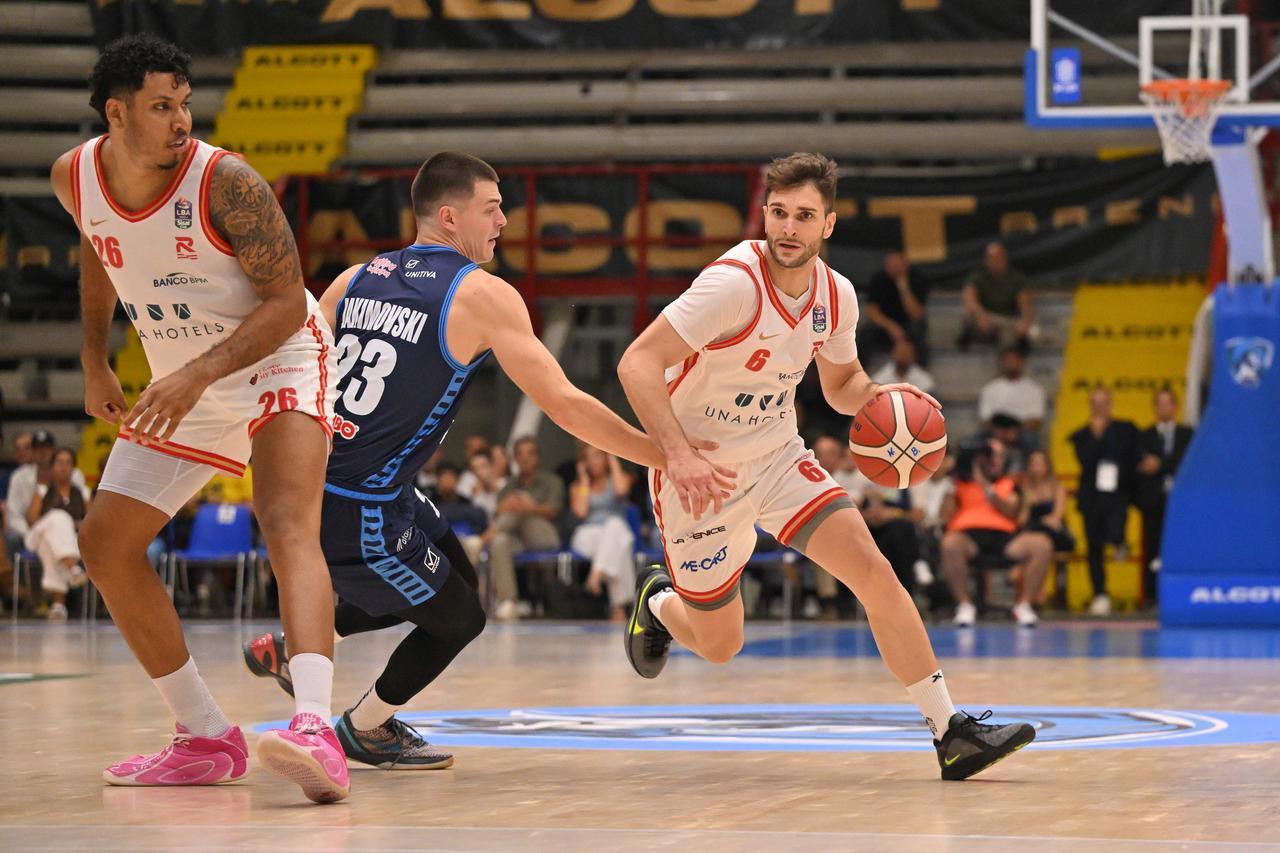 Pallacanestro Reggiana, un altro ko: il Napoli vince in rimonta