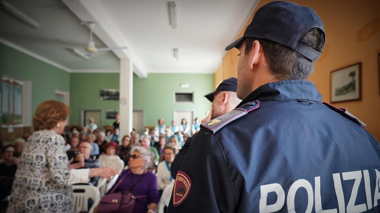 Un incontro anti-truffe della polizia