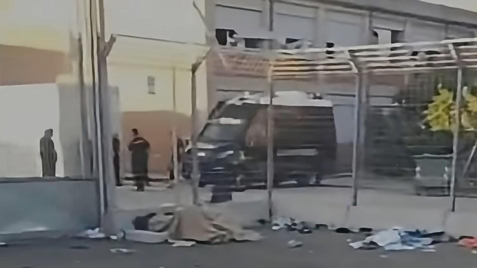 Straniero pestato in un supermercato, ospiti del Cas in rivolta: occupata l’ex scuola – Cosa sappiamo