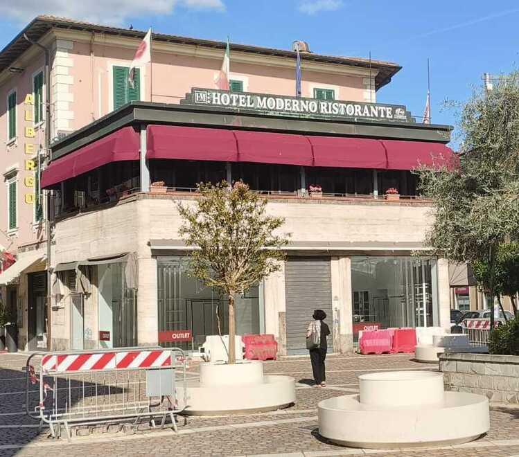 Piombino, nuova linfa in centro: ai piedi del Moderno apre il marchio Croff
