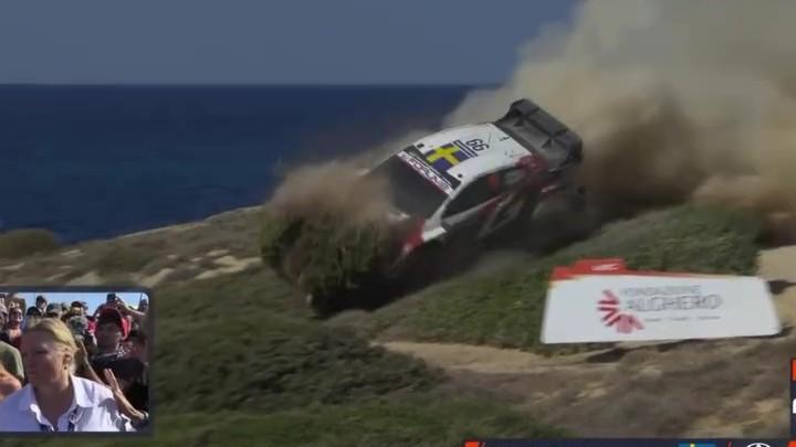 Finale choc al Rally Italia Sardegna, Solberg esce di strada a due curve dal traguardo: Evans campione del mondo