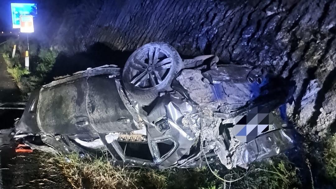 Paura sulla Sassari-Alghero, auto si schianta nella notte: tre feriti