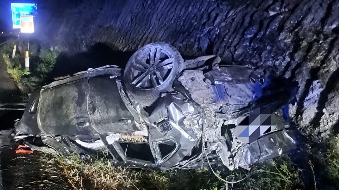 Paura sulla Sassari-Alghero, auto si schianta nella notte: tre feriti
