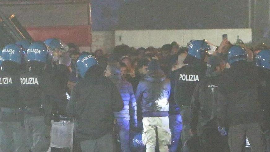 Cercarono di investire la Polizia al rave di Campogalliano. La Procura chiede quattro condanne