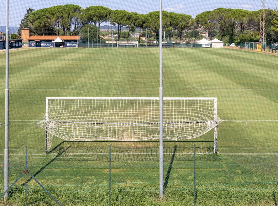 Follonica, tensione fra tifosi: scoppia la rissa. Al campo arrivano carabinieri e ambulanza