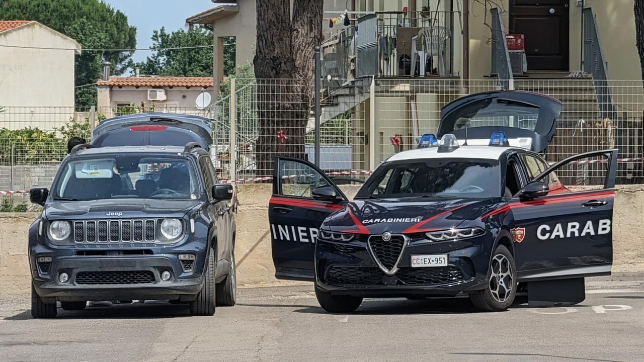Paura al centro di accoglienza di Monastir, 21enne minaccia operatori e sanitari con un coltello: arrestato