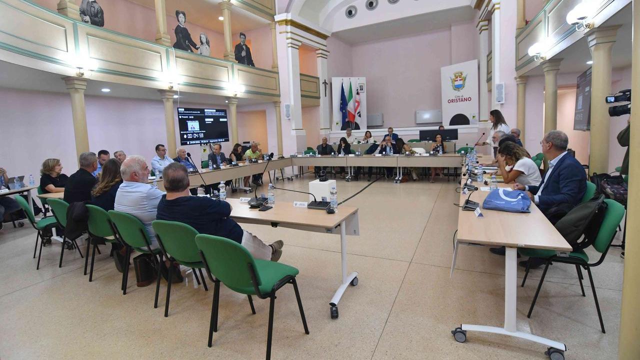 Nasce un nuovo polo centrista per il governo della città: l’accordo