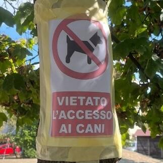 “Giallo” a Nonantola: nel parco spuntano i cartelli anticani
