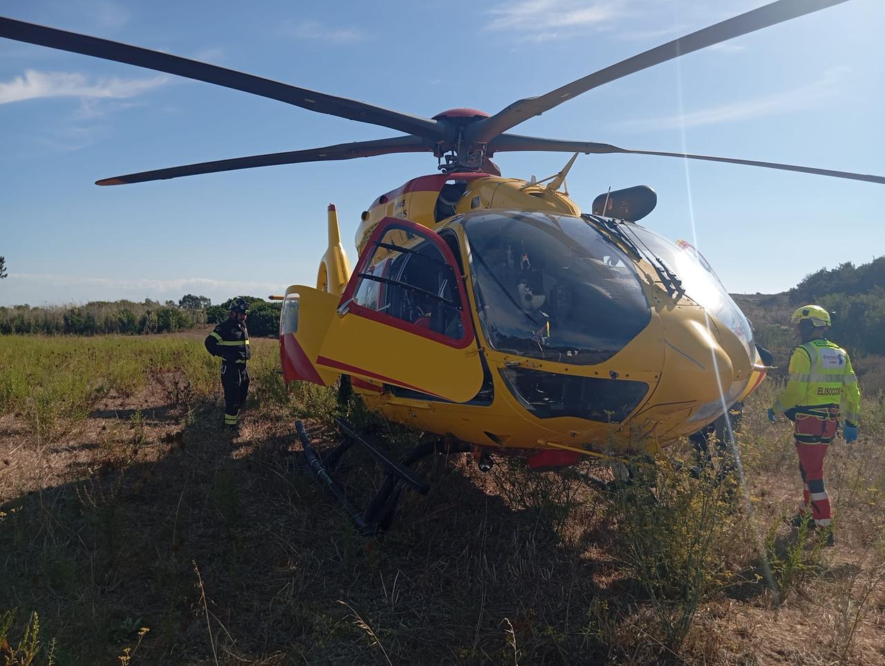 Paura a Ghilarza, 61enne precipita dal tetto per oltre due metri: trasferito in ospedale con l’elisoccorso