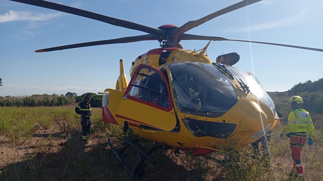 Paura a Ghilarza, 61enne precipita dal tetto per oltre due metri: trasferito in ospedale con l’elisoccorso