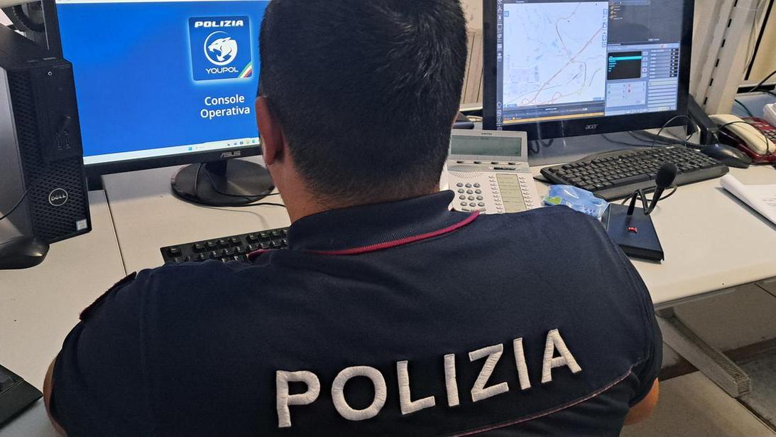 San Teodoro, segnalazione anonima su YouPol: denunciato un uomo che spacciava nel locale in cui lavorava