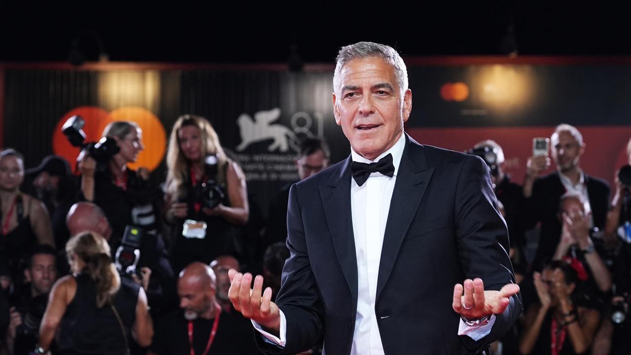 Stregato dal mirto e dal pane carasau, George Clooney apre un ristorante italiano in Provenza