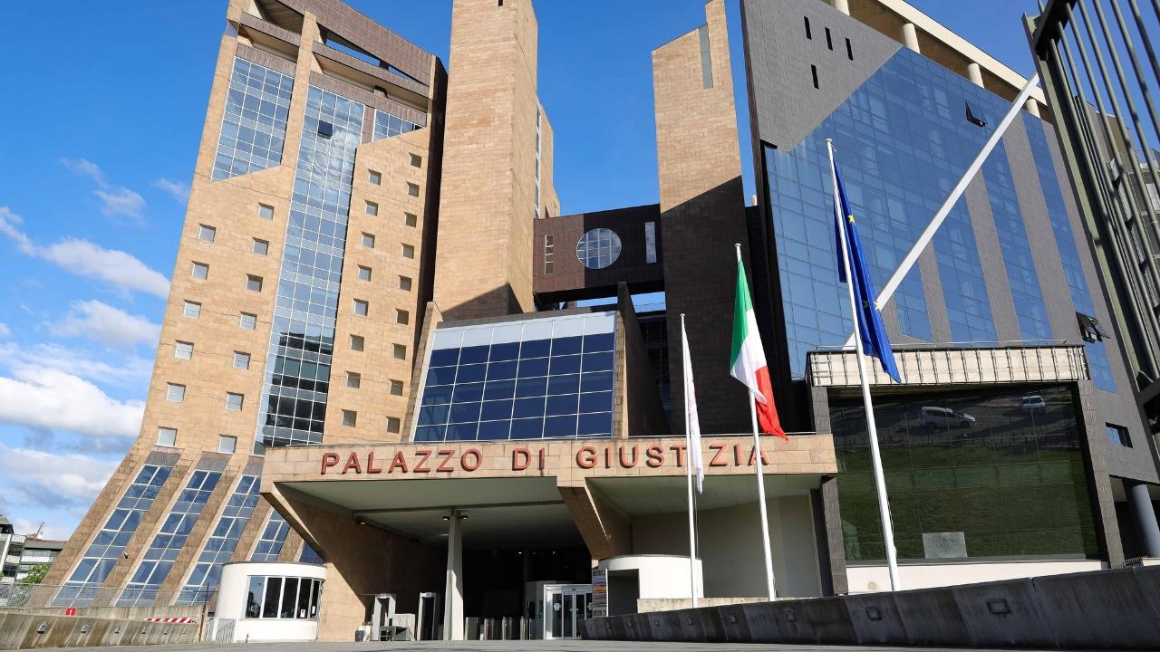 Il Palazzo di giustizia di Fiorenze (foto archivio Sestini)