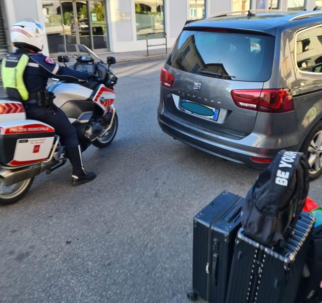 
	Il taxi abusivo sequestrato

