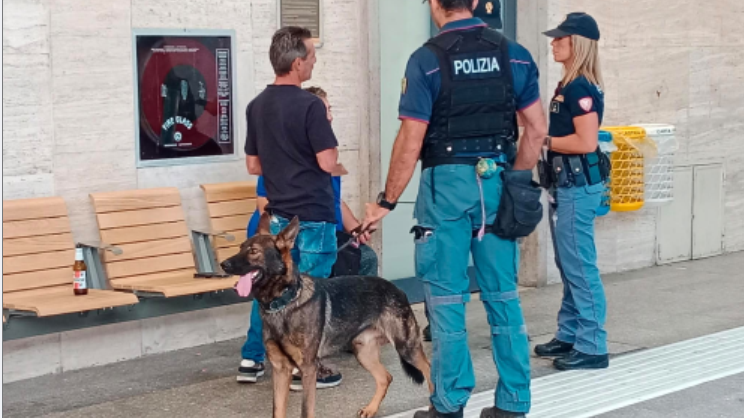 Sicurezza, riflettori accesi sui treni: controllati passeggeri e bagagli