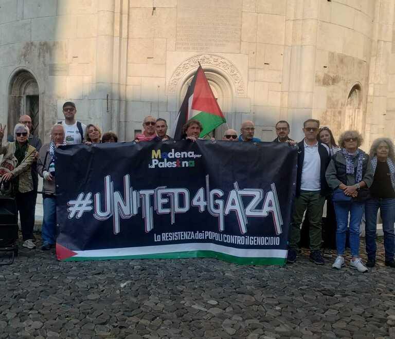 7 ottobre, i pro-Pal in piazza. Giovanardi: «Sono irrispettosi»
