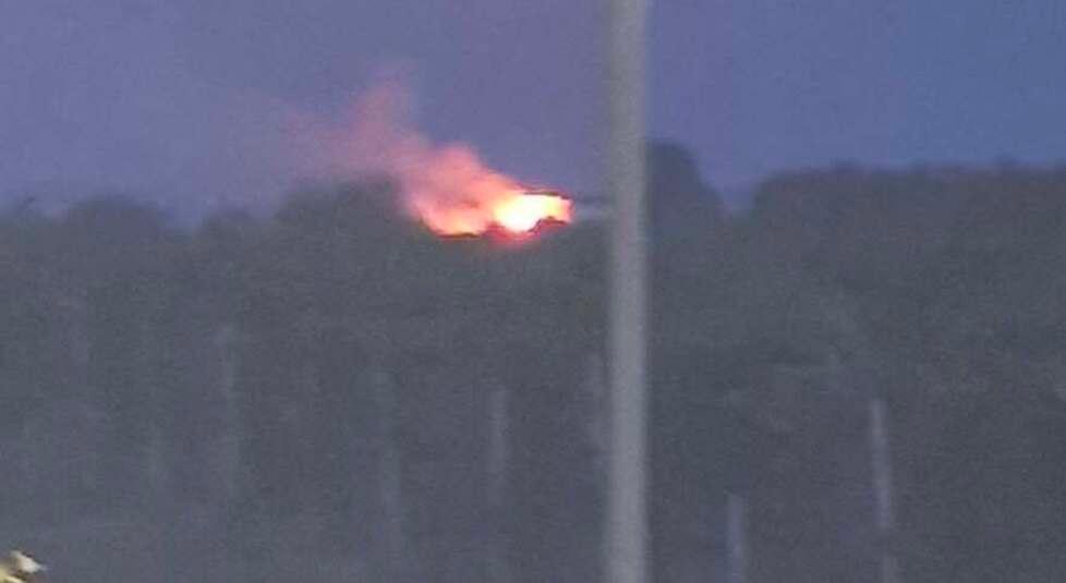 Castelvetro, incendio in un fienile bruciate un centinaio di rotoballe 