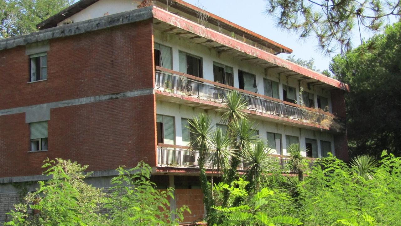 Massa, svolta storica a Villa Verde: da albergo a uso residenziale – Saranno costruiti dieci appartamenti