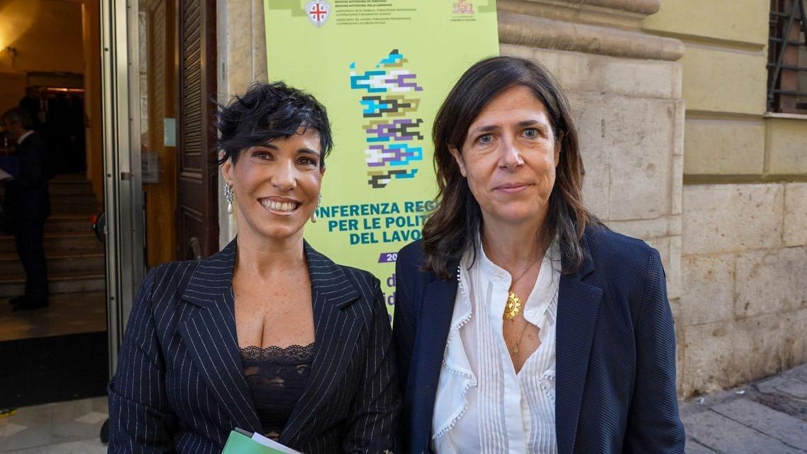 
	L'assessora al Lavoro Desir&egrave; Manca e la presidente della Regione Alessandra Todde&nbsp;

