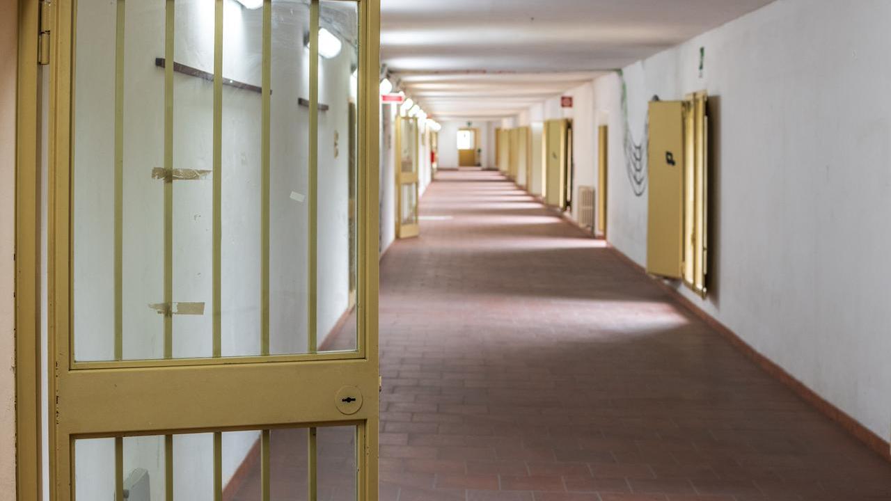 Carceri, allarme suicidi: «Ogni 33 ore nella in Emilia-Romagna un detenuto tenta di togliersi la vita»