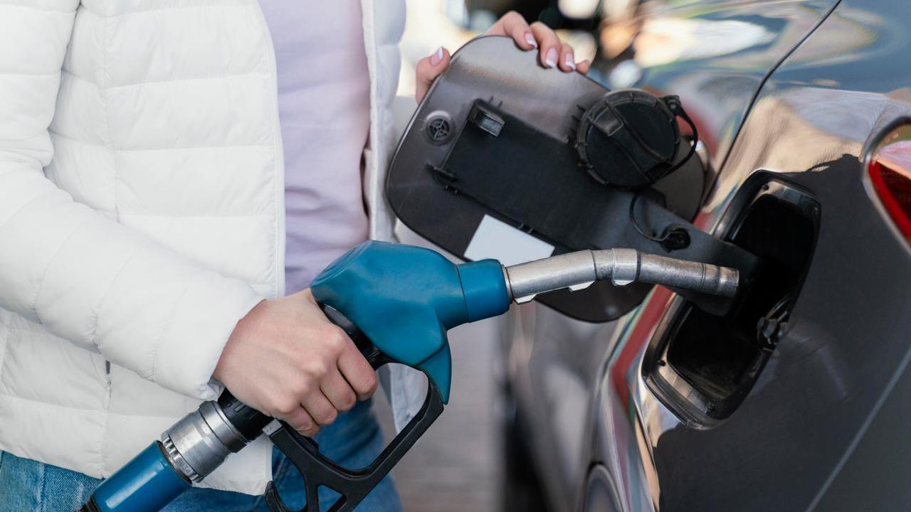 La benzina è difettosa, l’auto si blocca. Ma il risarcimento viene negato: ecco perché
