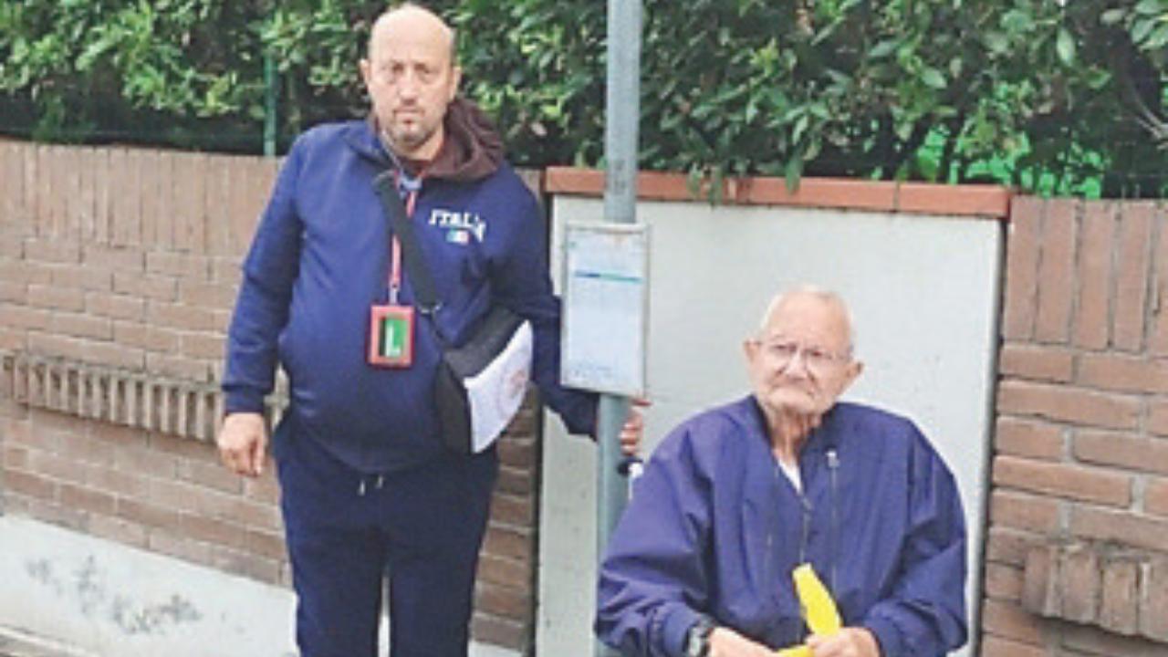 
	Mario Doveri (a destra), in una foto insieme al figlio

