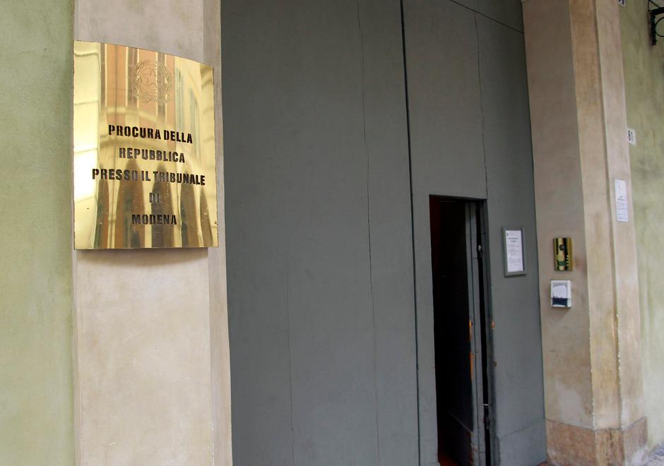 Muore a 40 anni dopo aver assunto farmaci e droga: indagato lo spacciatore