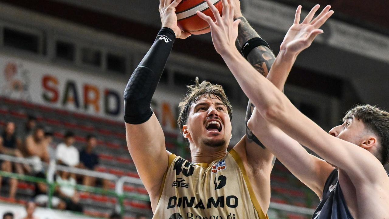 La Dinamo pronta per la battaglia di stasera a Mestre: torna Jeff Brooks