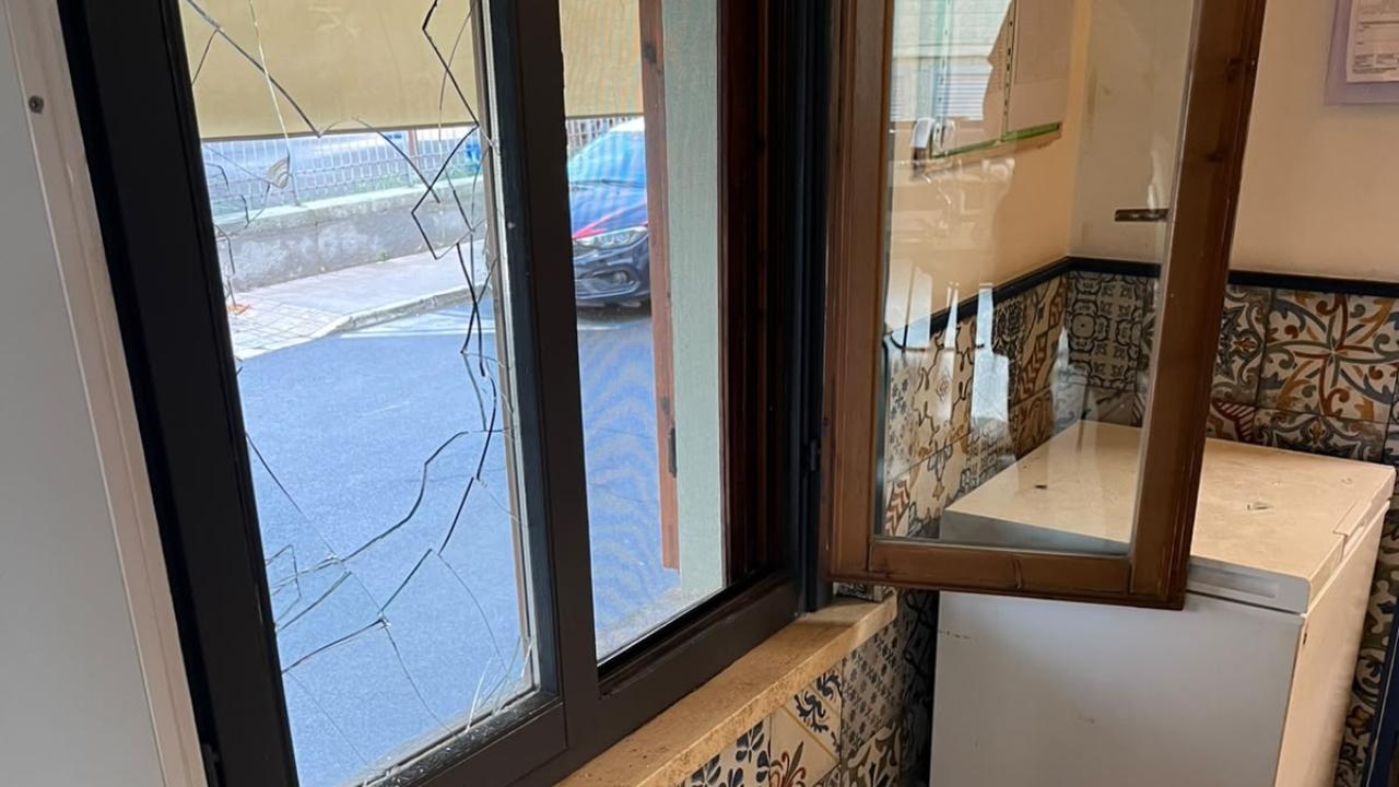 Il vetro rotto della cucina del ristorante