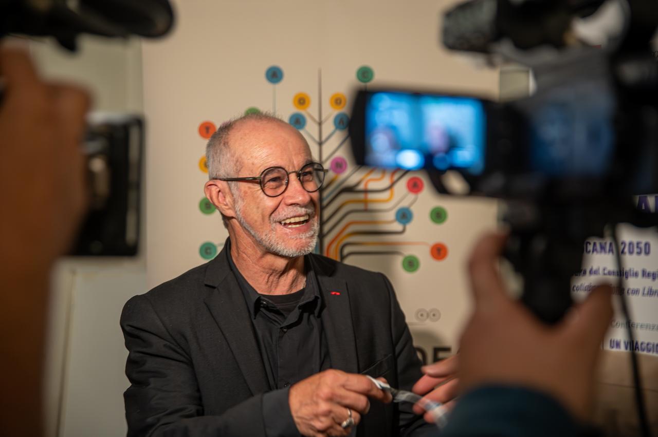 
	Carlos Moreno

