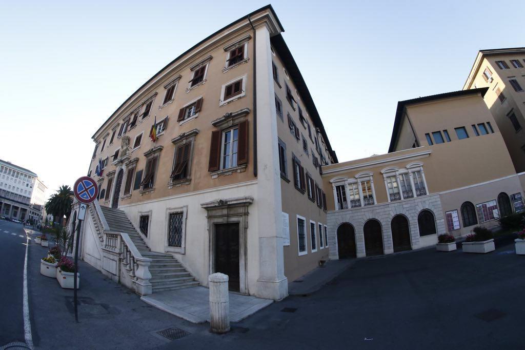 Livorno, «False nozze per rimanere in Italia»: la corte d’appello smantella le accuse - I nomi