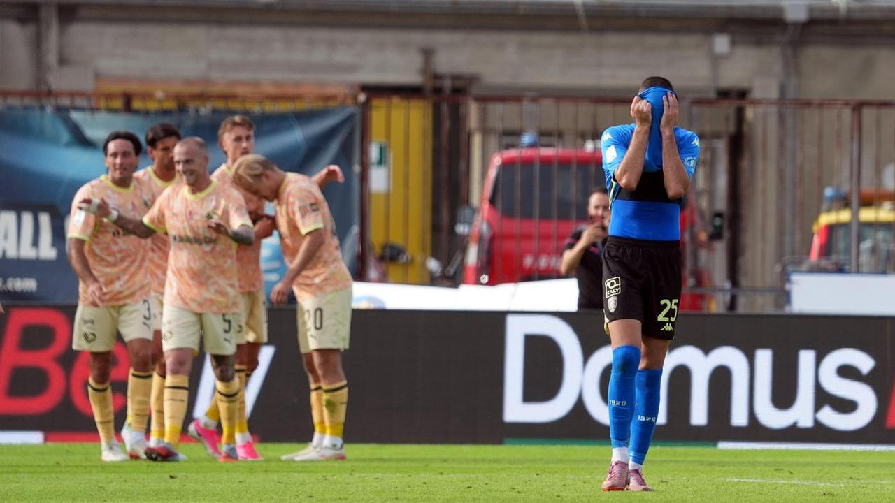 La delusione di Curto dopo un gol del Palermo (foto Nucci)
