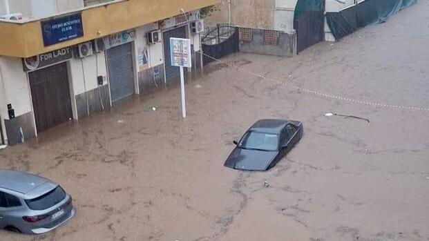 Nubifragi, strade e case allagate e frane: il maltempo flagella il sud Italia