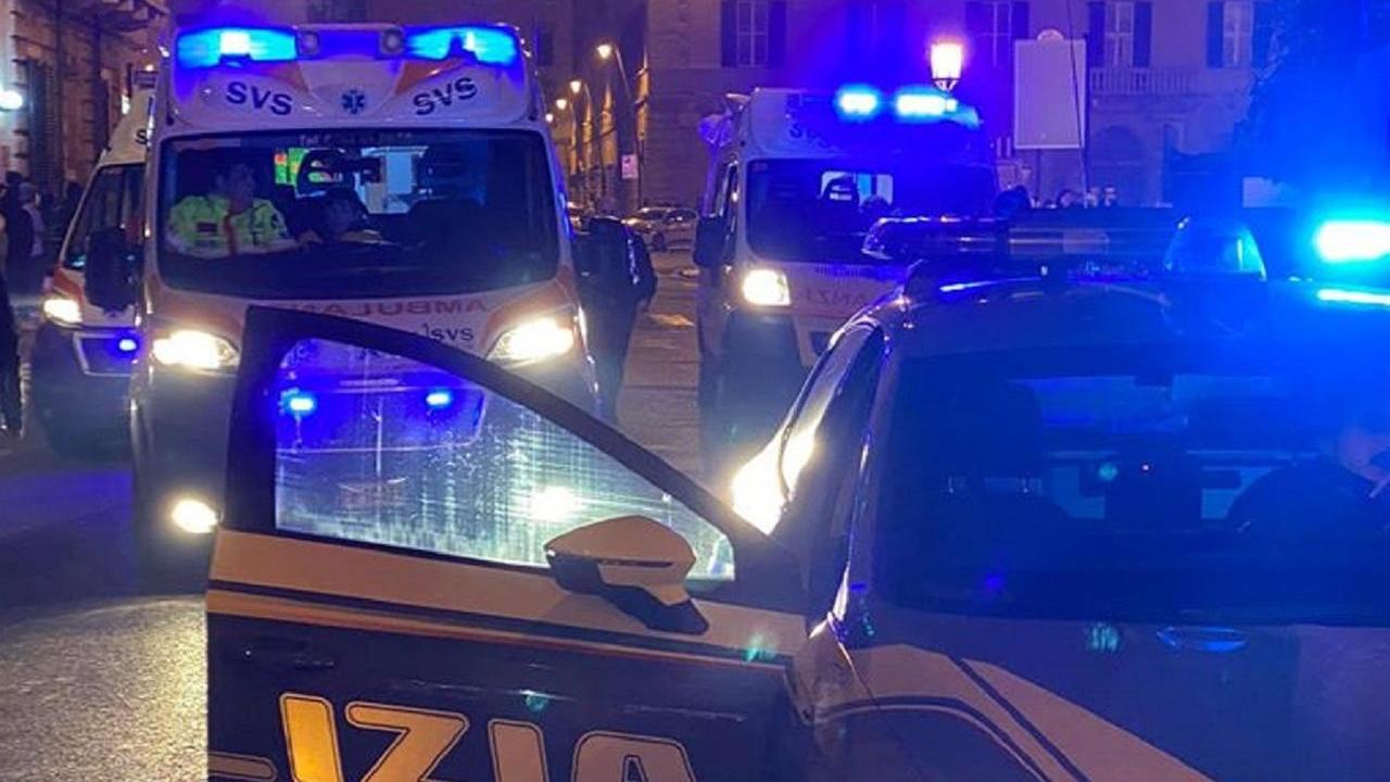 Una volante della polizia di Stato (foto d'archivio)