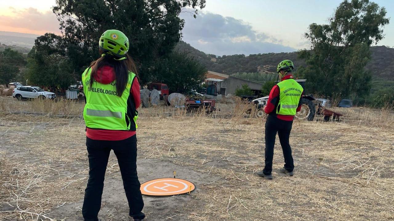 Speleologo bloccato a dieci metri di profondità: stava esplorando una grotta