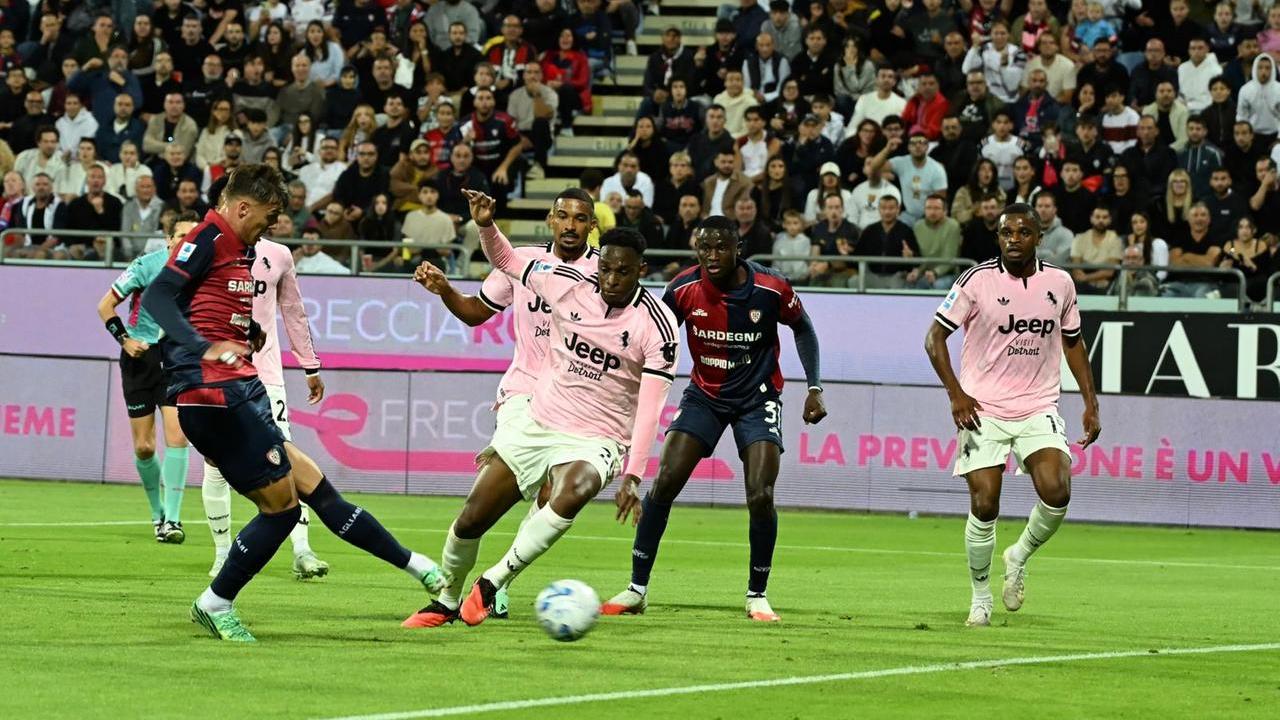 Maldini segna l'1-0 (foto Rosas)