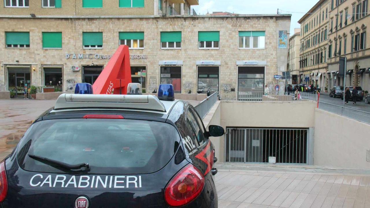 Livorno, arrestato con la cocaina in piazza Attias