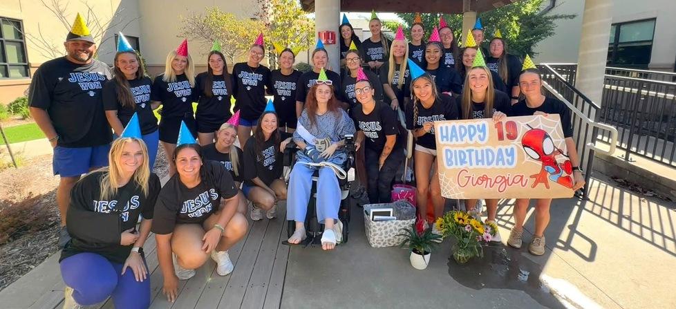 
	La squadra di softball che ha raggiunto Giorgia in ospedale

