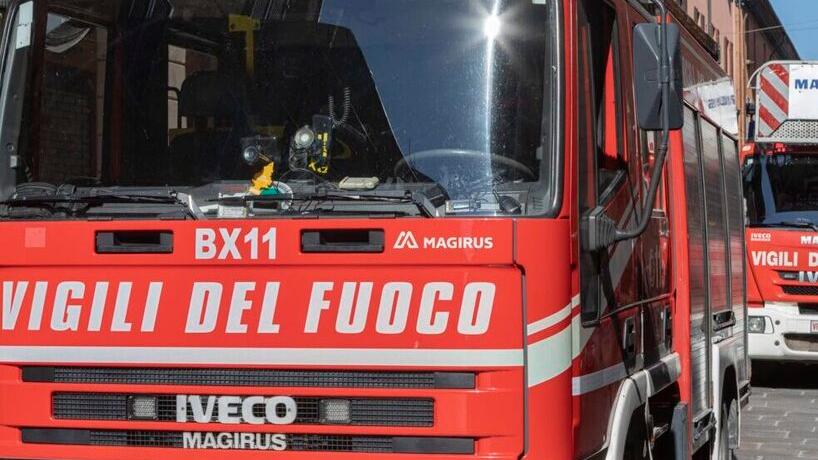Brucia il tetto di una casa con impianto fotovoltaico a Castelfranco