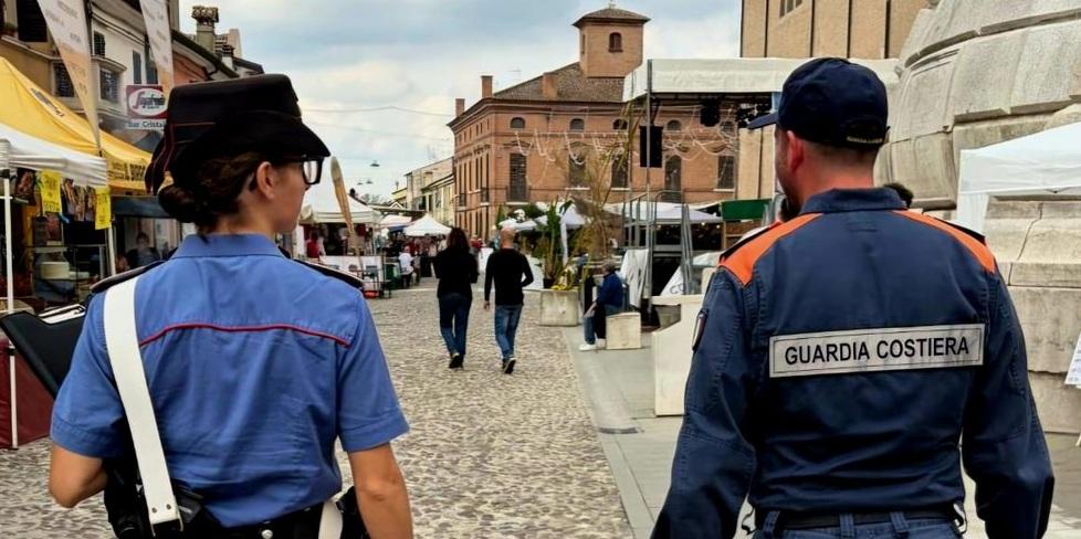 Comacchio, sequestrati 37 chili di pesce: stand irregolare alla Sagra