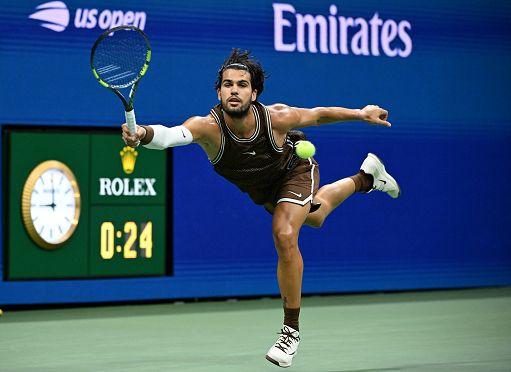 Alcaraz fuori a sorpresa a Shanghai: Zverev chiuderà l’anno da numero uno